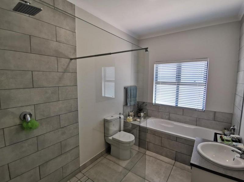 3 Bedroom Property for Sale in Country Club Western Cape